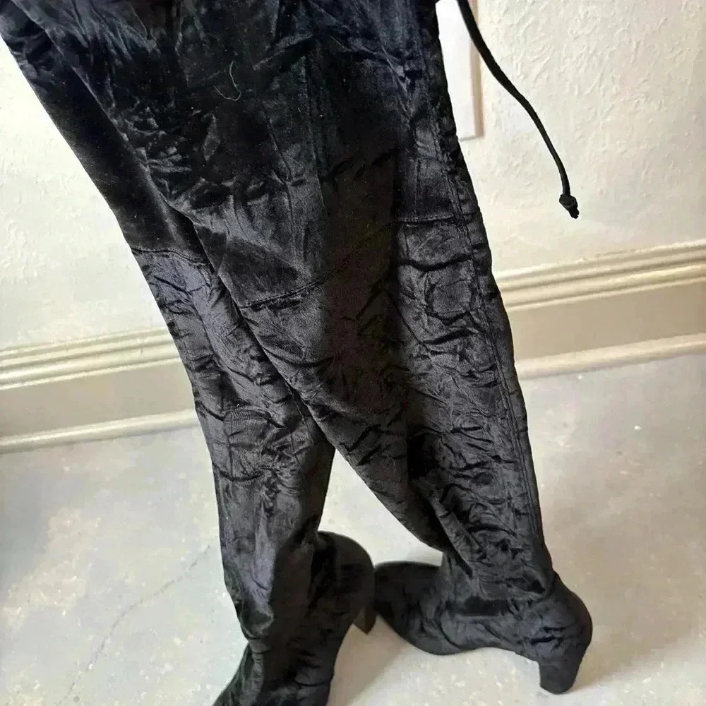 STUART WEITZMAN
Vidaland Convertible Boot in Black Crushed Velvet - Picture 7 of 11